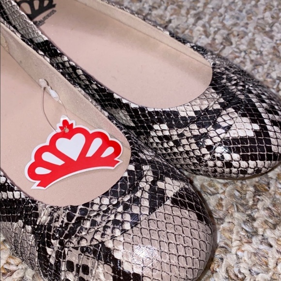 NWOB Fergalicious by Fergie Reptile Faux Snakeskin Women’s Ballet Flats Shoes - Picture 6 of 10